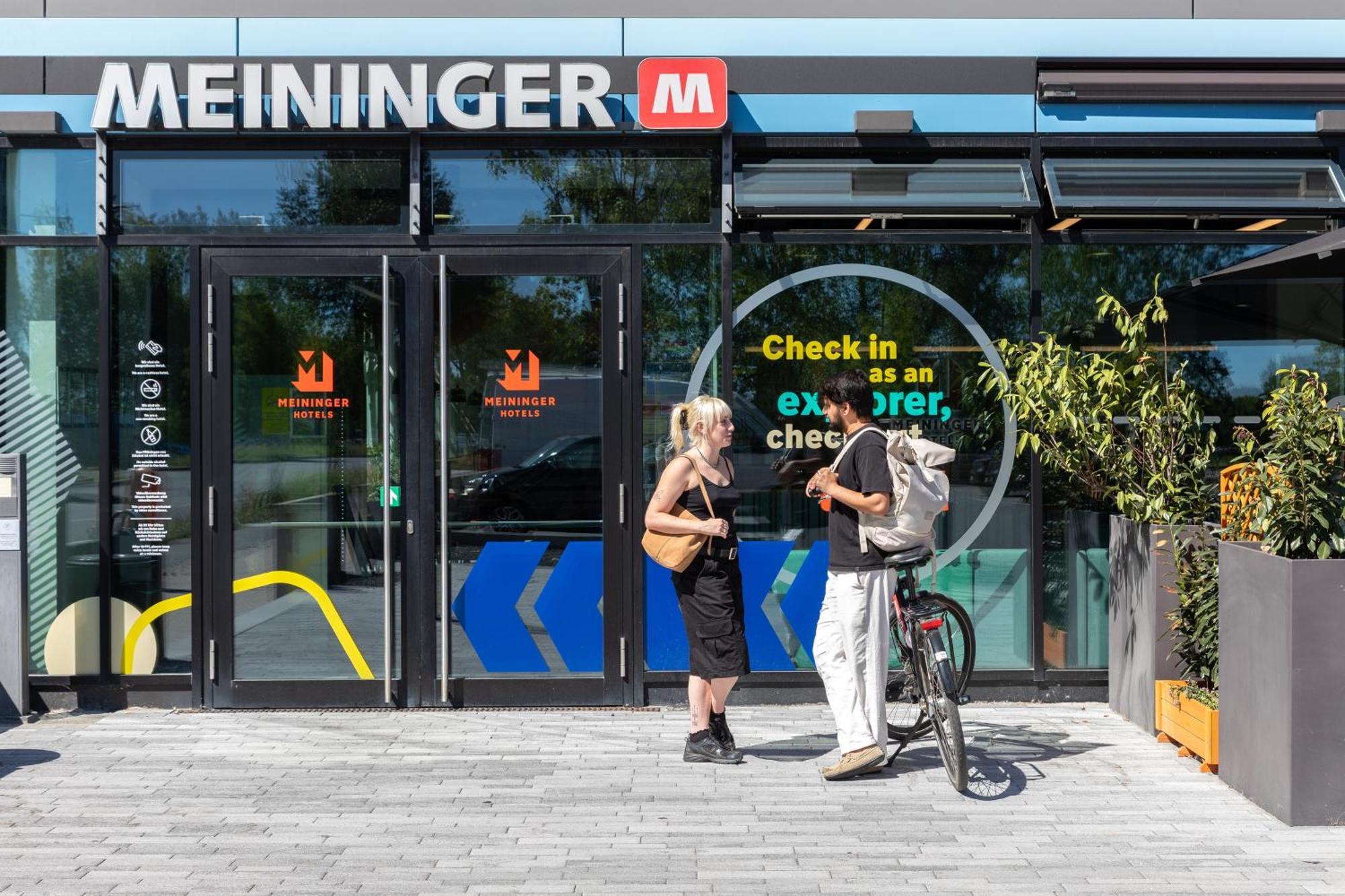 Meininger Hotel Berlin Airport — Fotos 3